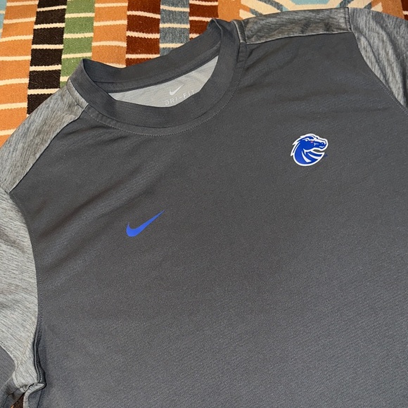 Nike Boise State On-Field Dri-Fit Logo Tee - Picture 1 of 8